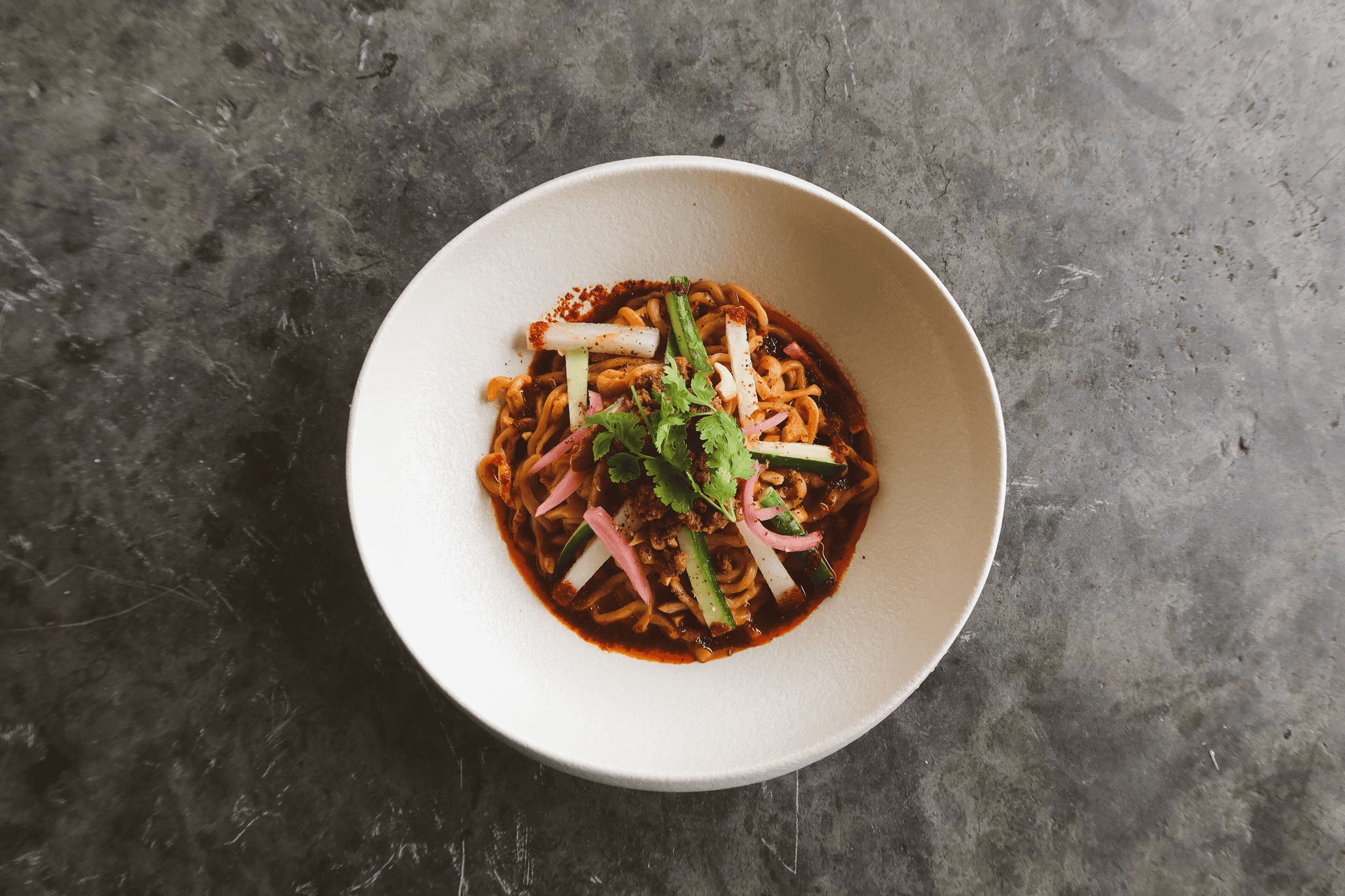 熱帶低氣壓 Low Pressure 台東東河衝浪餐廳的 擔擔麵