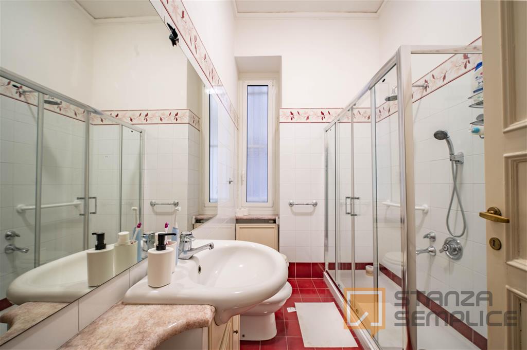 Stanza di 16 mq in Corso MAGENTA, Genova