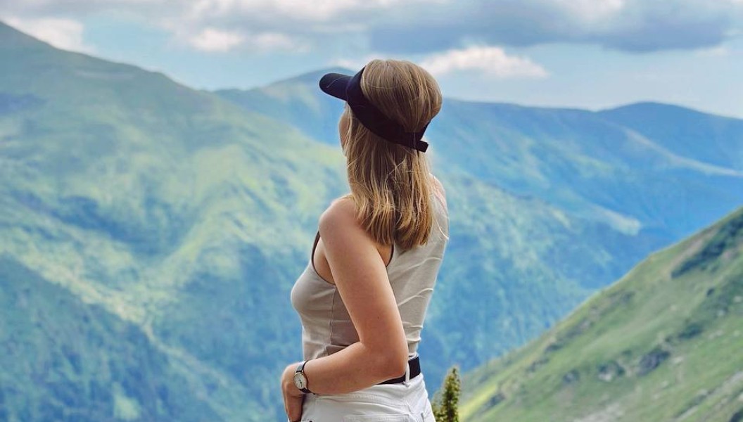 a person wearing a baseball cap