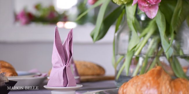 paas brunch tafel dekken