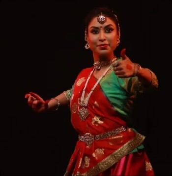 Prabitha Bhratanatyam teacher