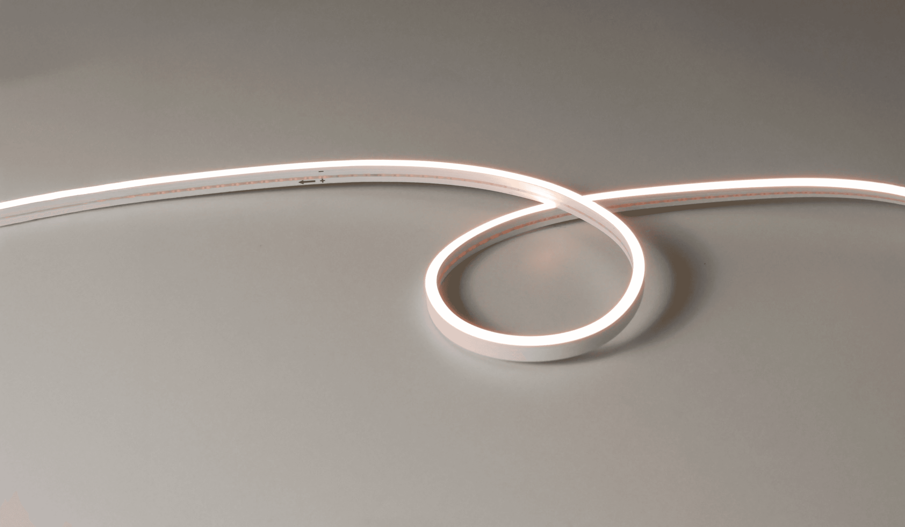 COB LED-Band 8 mm 24 V für eine homogene, nahtlose Lichtlinie