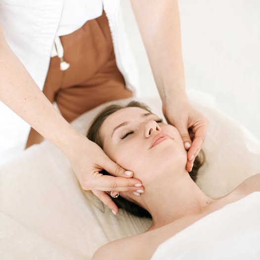 Soin visage marin Thalac au Mans – Hydratation, éclat et détente à l’institut Les Jolies Mancelles