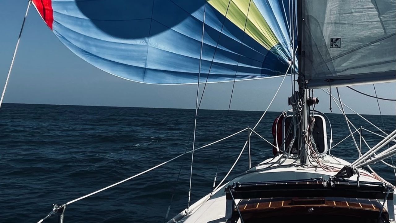 Alfred’s 27-foot sailboat Pasha underway