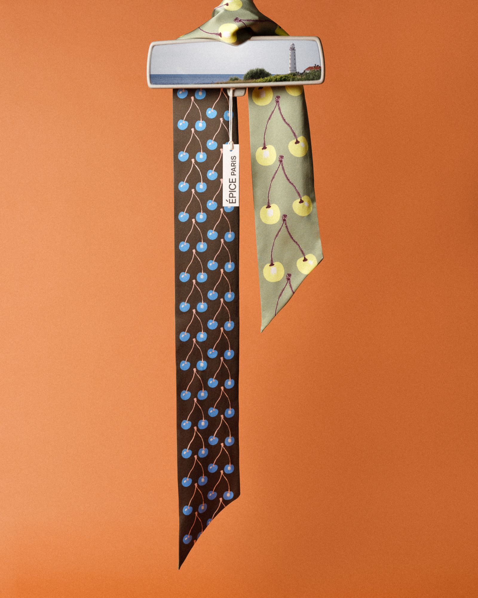 Prune Studio - Nature morte photographie - Épice Paris - Foulard