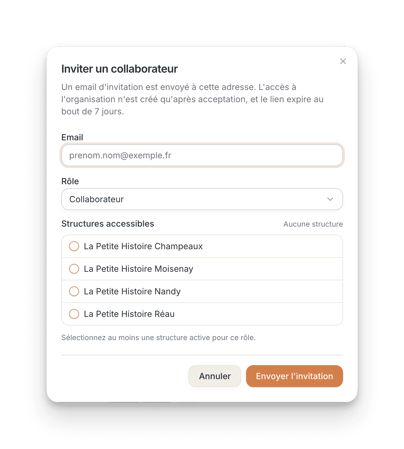 Formulaire Wiklee permettant de saisir l’adresse e-mail, le rôle et les structures d’un utilisateur invité.