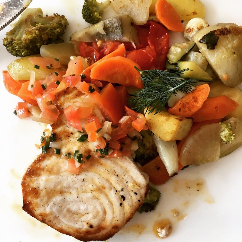 Pesce spada con patate e carote