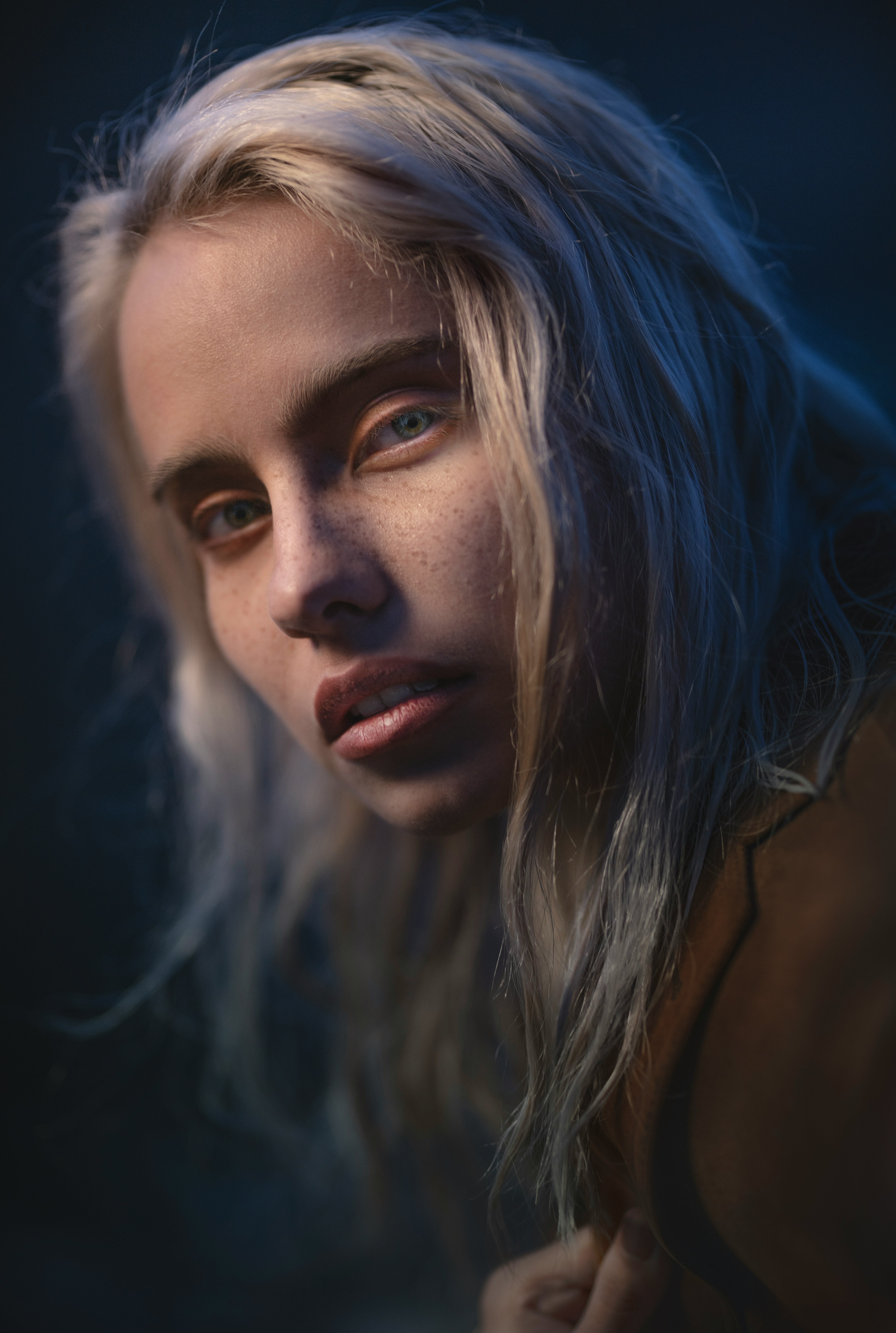 Retro-style portrait photography with "still life"