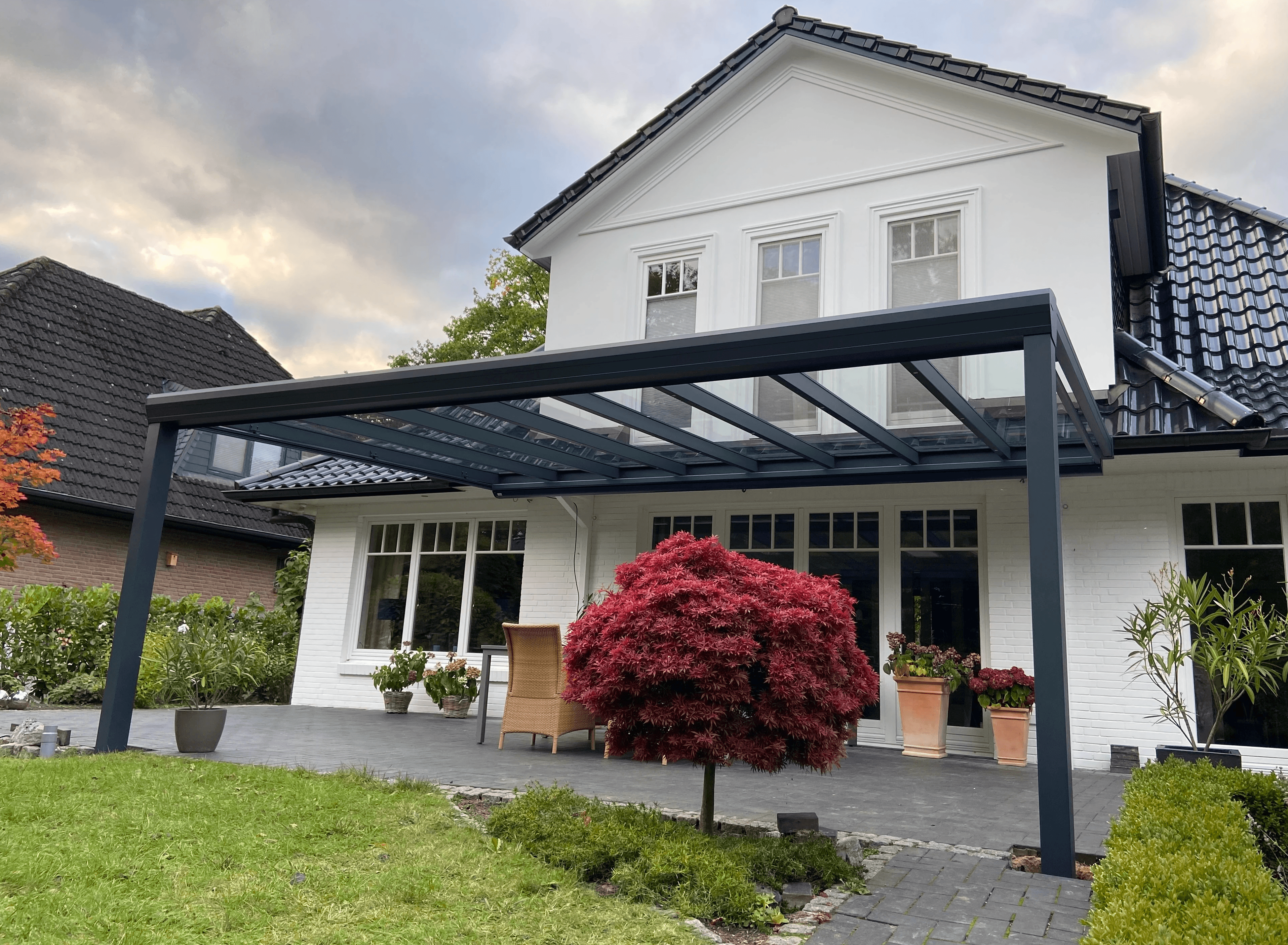 freistehende-terrassenüberdachung-glas