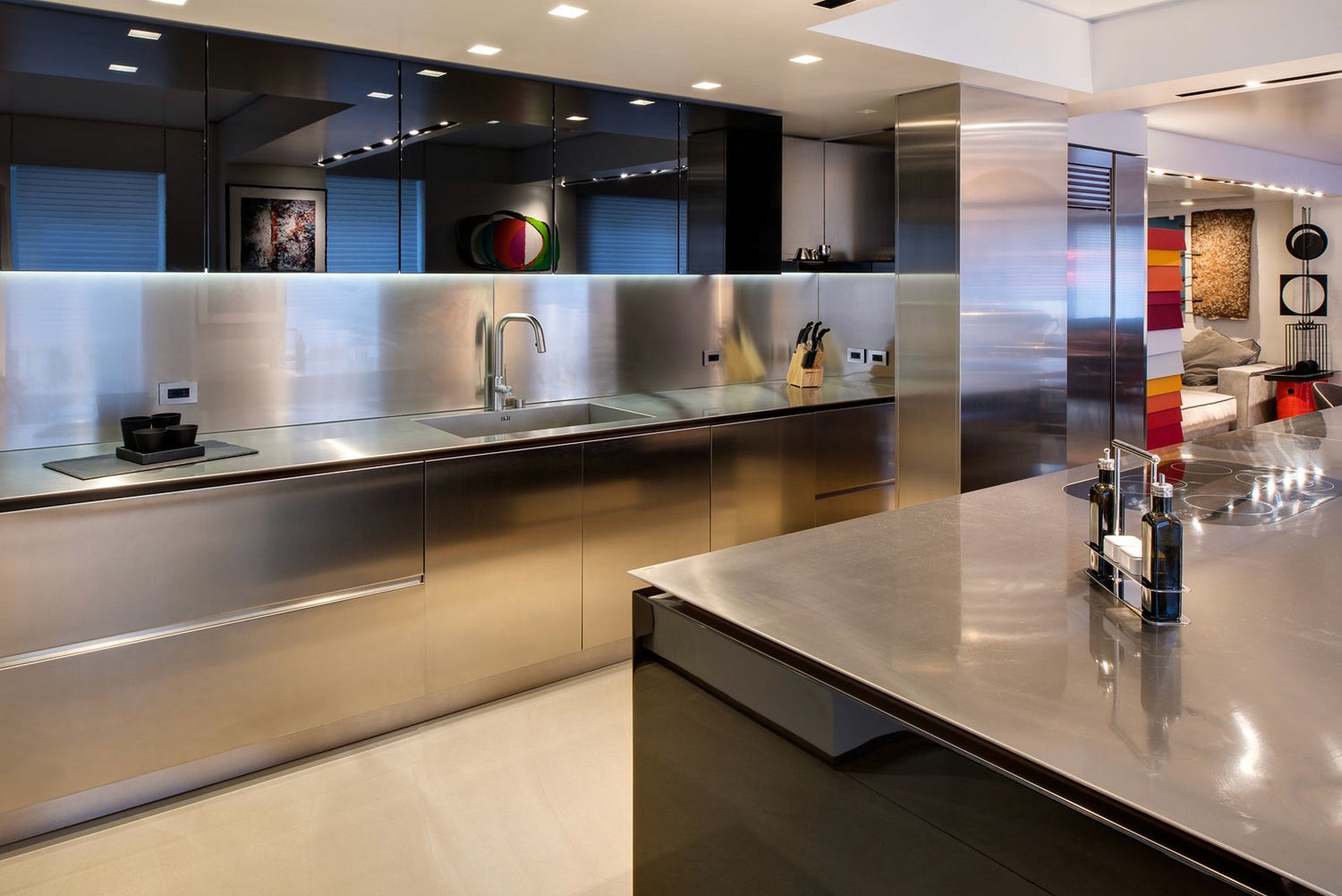 Photo by Frank Ariuba