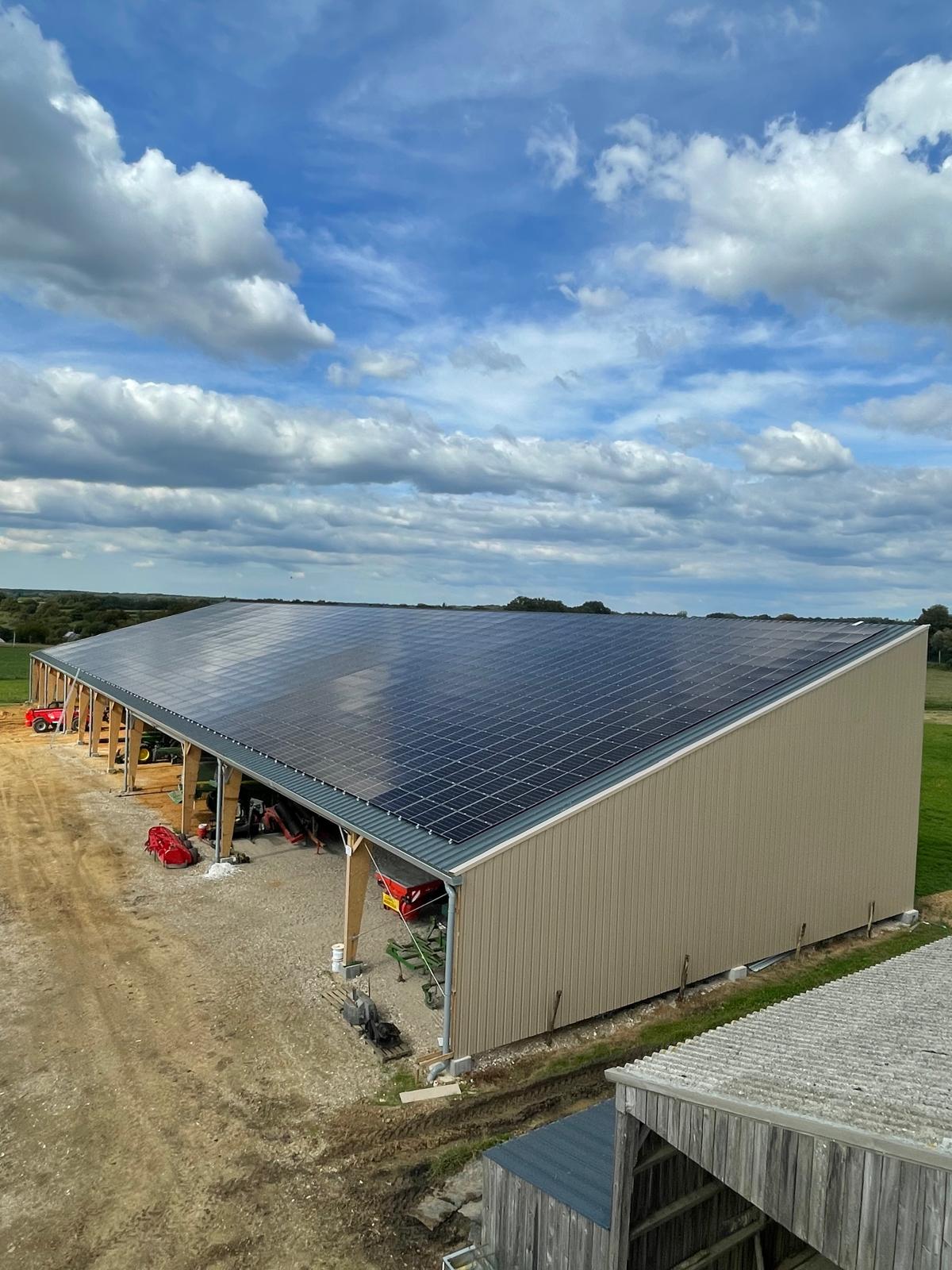 Centrale solaire photovoltaïque installée à Mareil-sur-Loir, puissance 372,24 kWc.