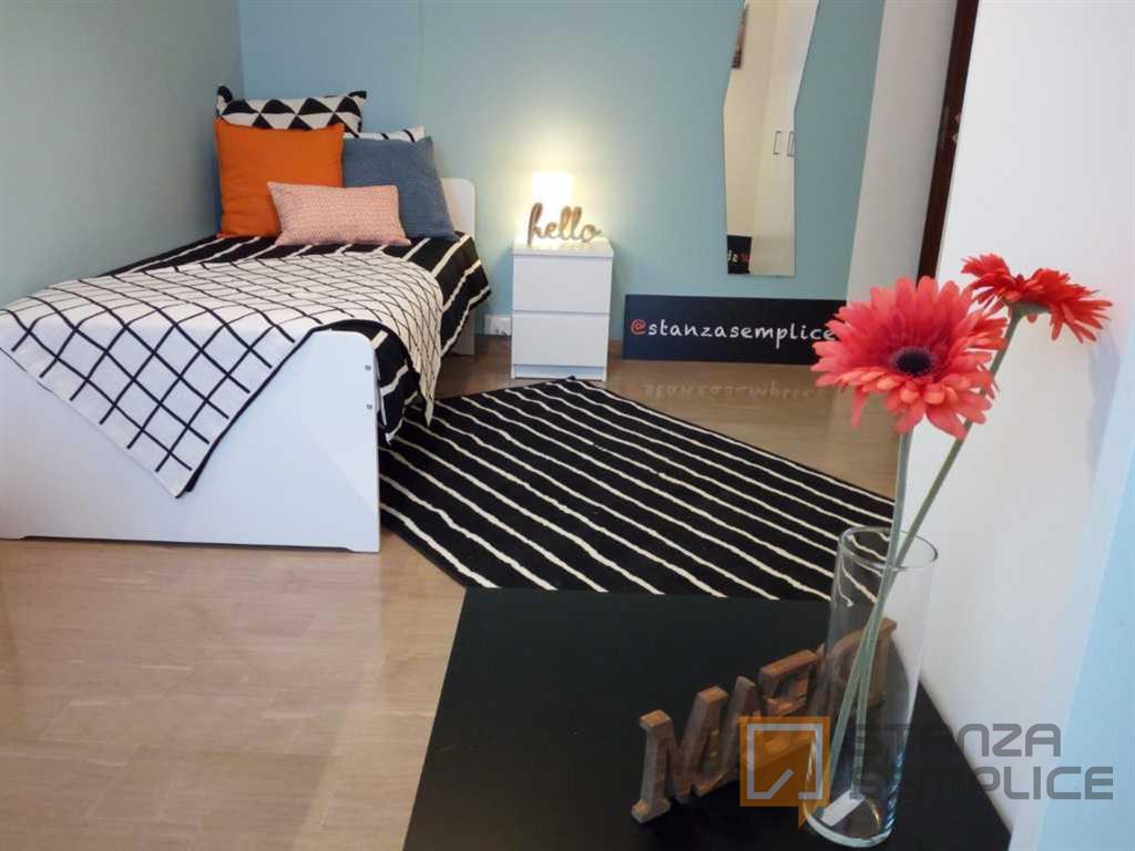 14 sqm room in Via Rocca D'anfo, Brescia