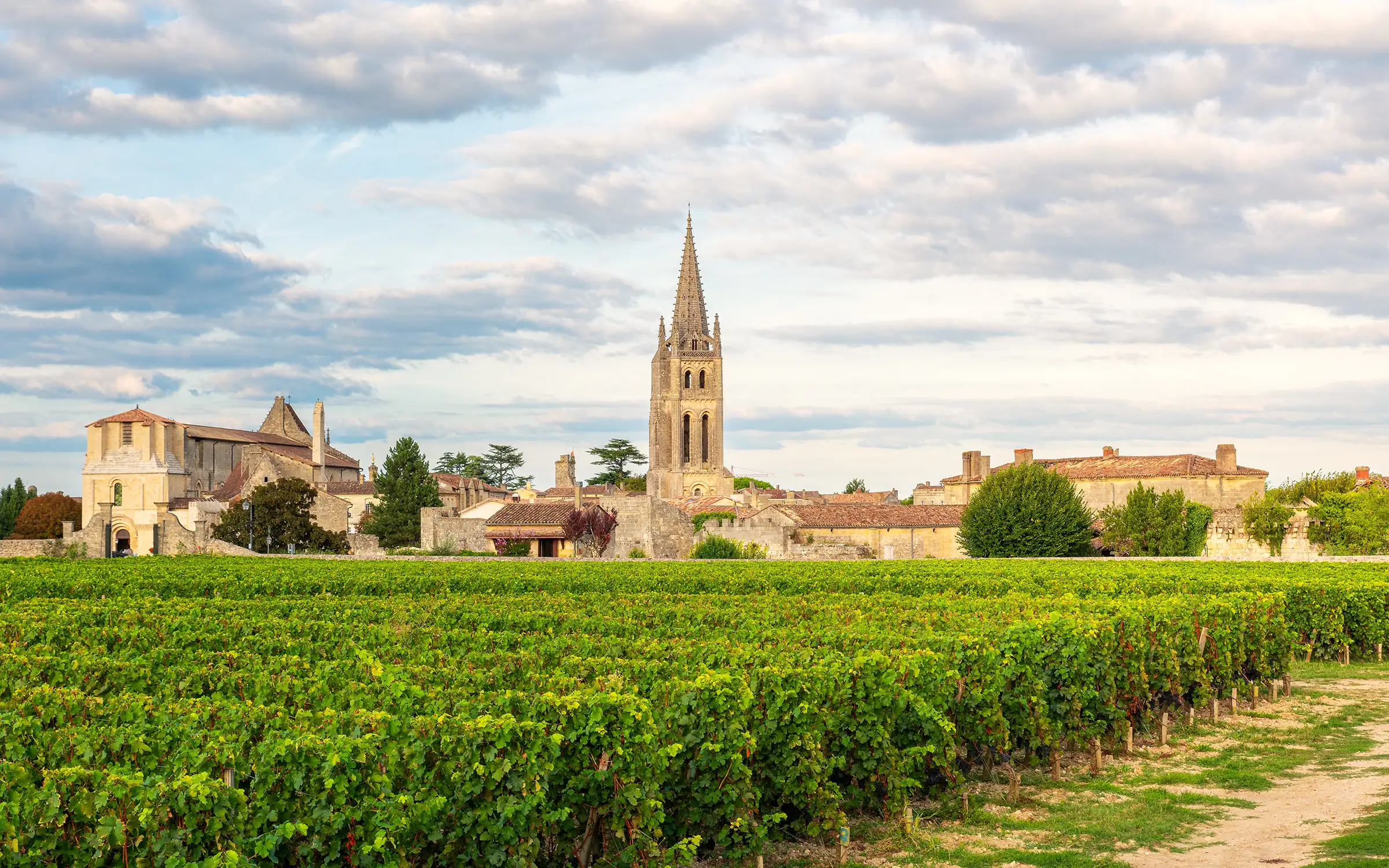 Saint-Émilion, vinområde i Bordeaux, Frankrike | Expa Travel