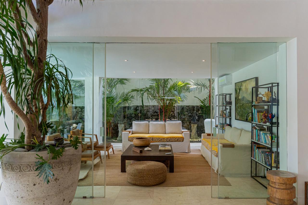 10-bedroom luxury villa by the river in Pererenan
