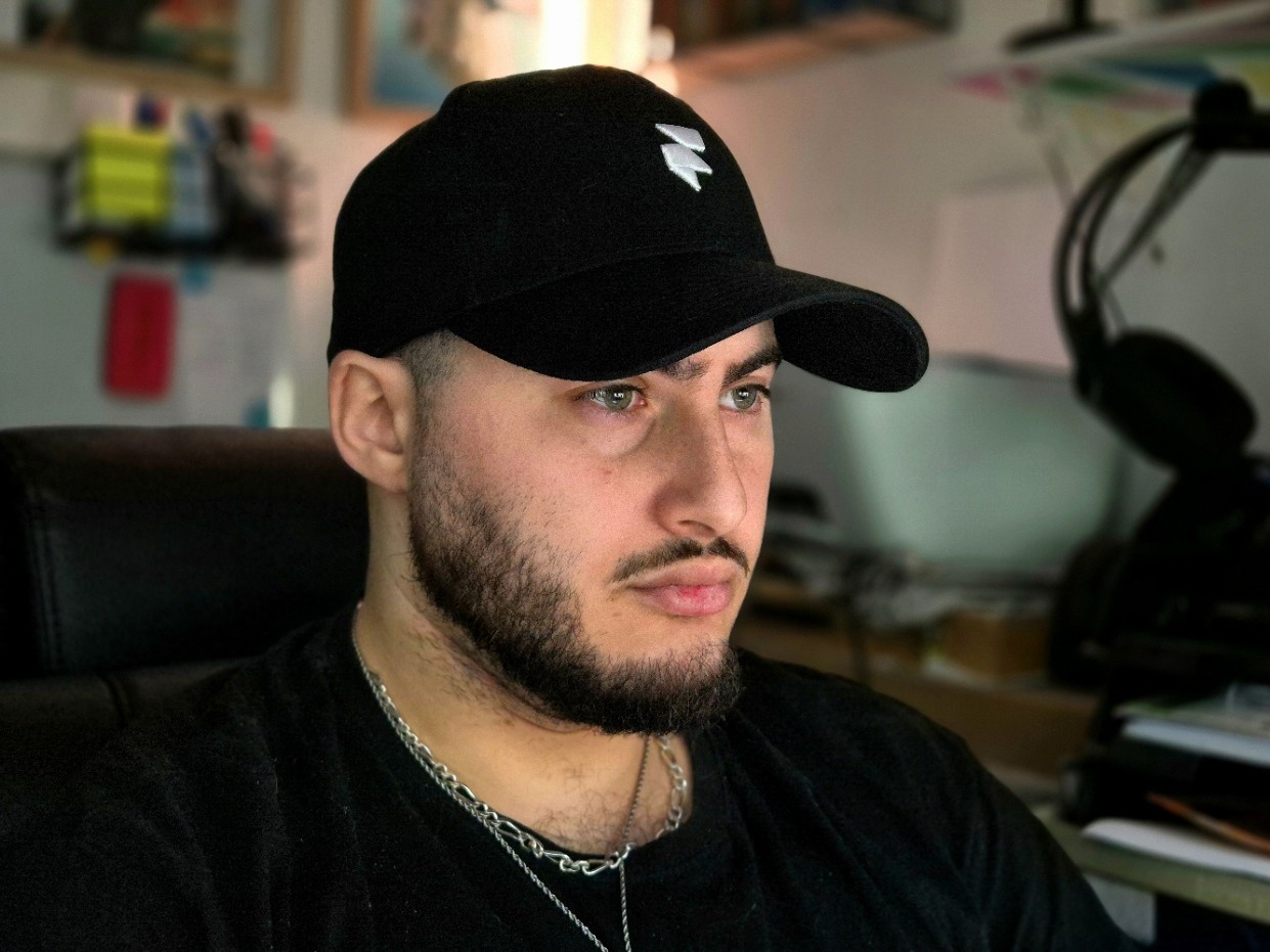 Ilies MANATA, Développeur Web Expert Framer & Ux / Ui Designer, Freelance, Nord qui développe le site d'ASTPrep