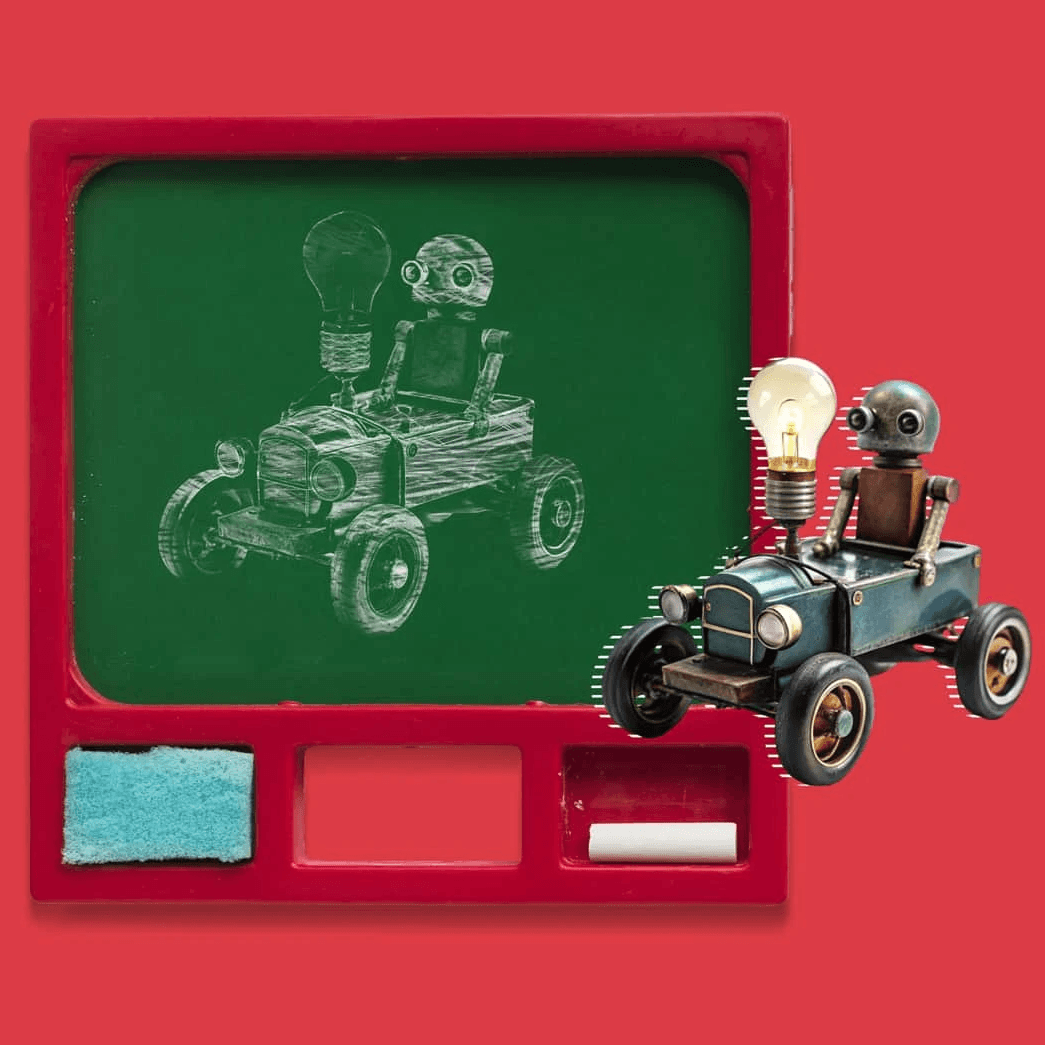 Robot en coche de juguete con bombilla en pizarra, creatividad e innovación.