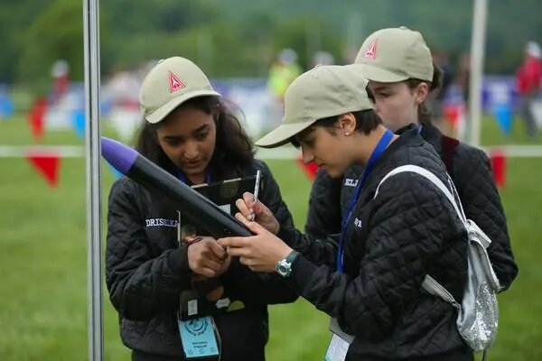 GIRL SCOUTS PARTNER to inspire enthusiasm FOR ROCKETRY CHALLENGES