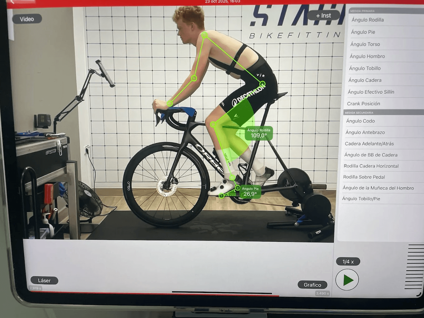 Cliente de Stack Bikefitting pedaleando