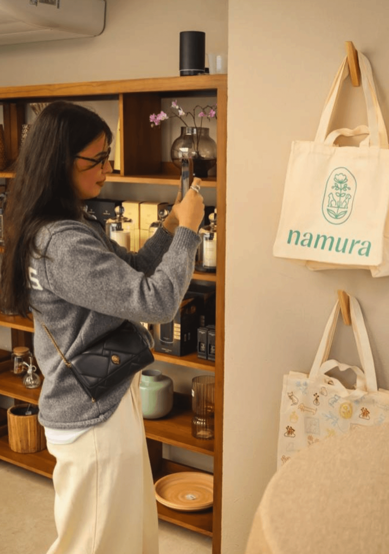 Logotipo formado por las palabras weuta en blanco sobre fondo naranja corporativo.