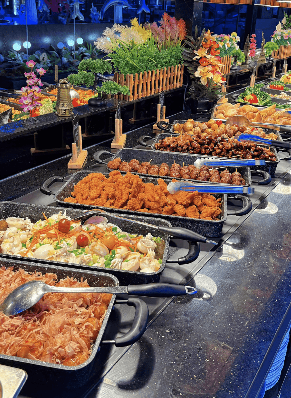 mantu served in a white plate