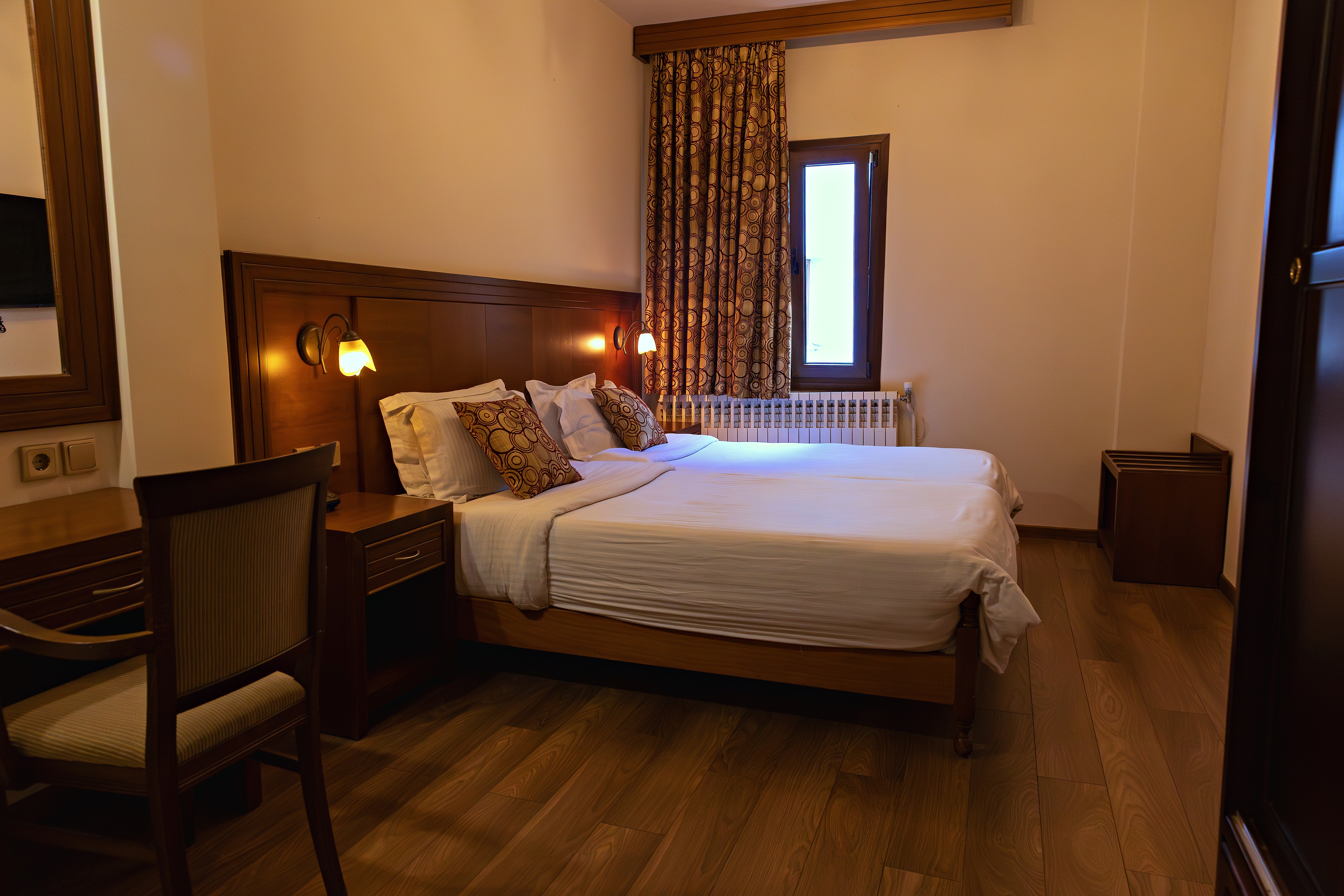 Room gallery image 2