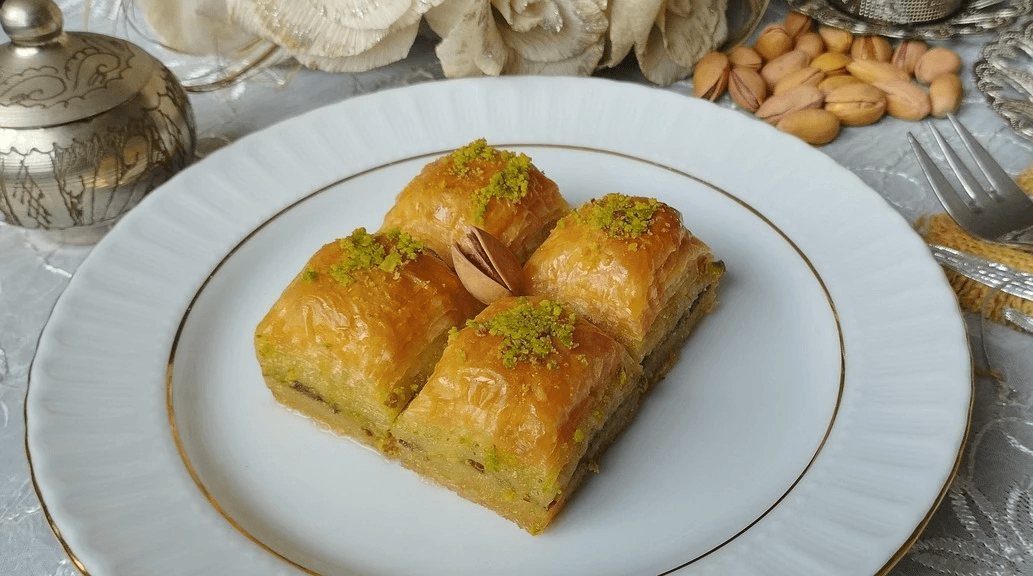 Shrimp ceviche with lime and toasted bread.