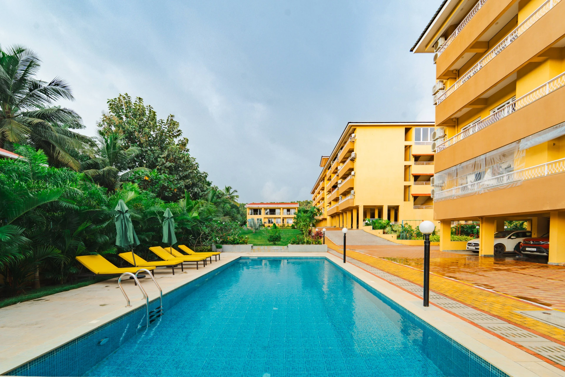Lush view 2bhk apartment in goa, 2bhk apartment for bachelors with pool, independent apartments in goa, for small group or couples