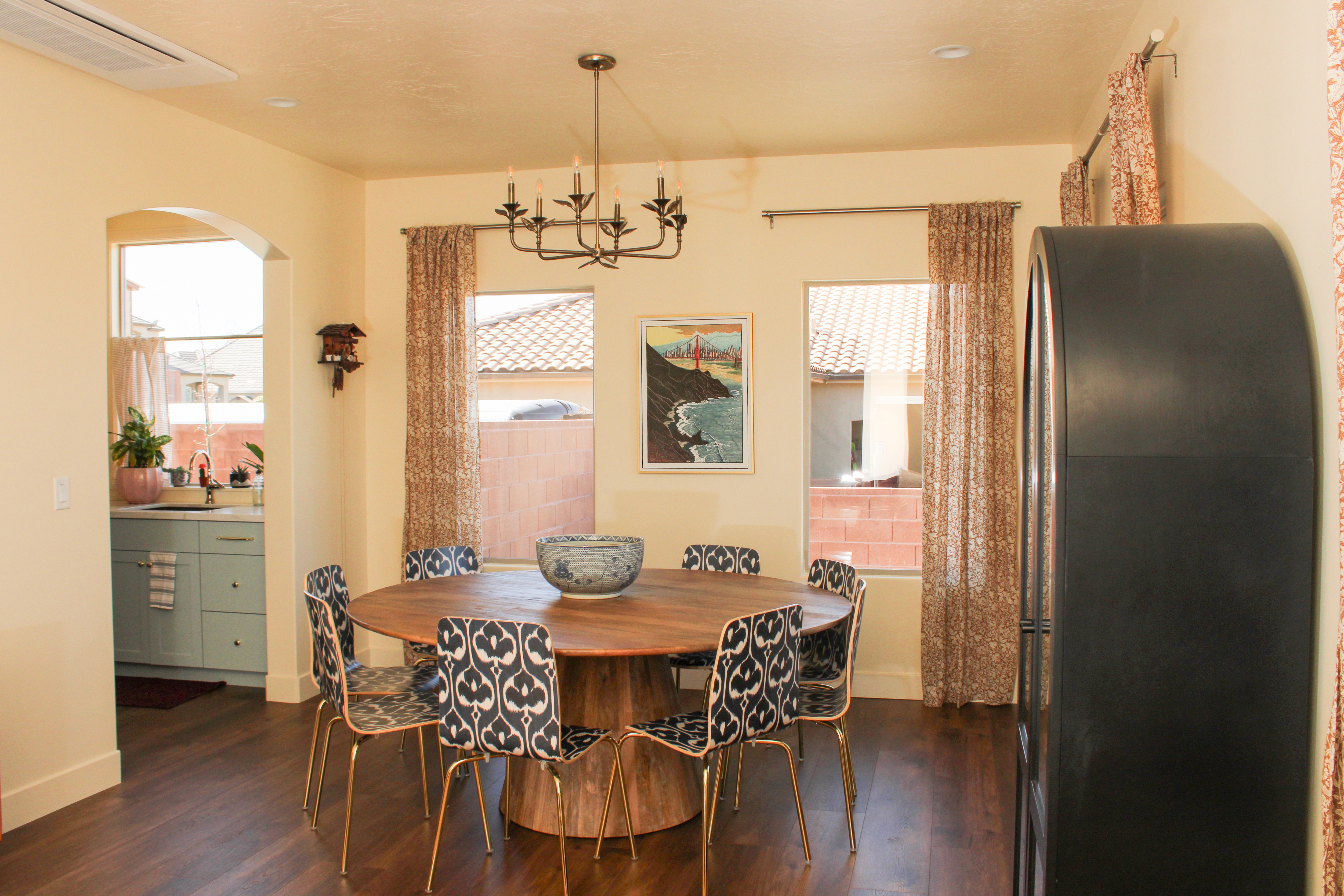Southern Utah dining space with clean lines, refined finishes, and ample natural light