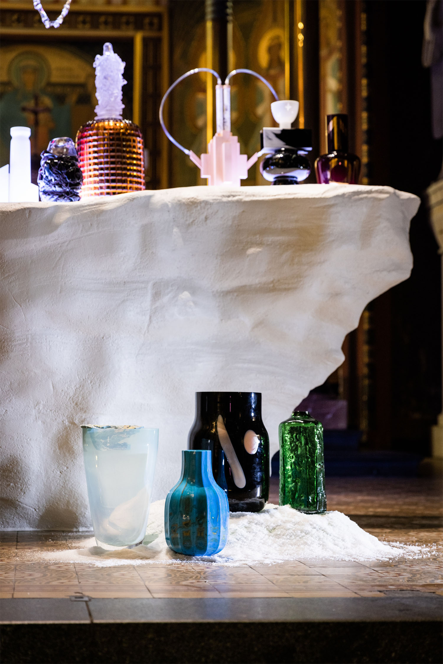 detail-glass-objects-designblok-exhibition-jiri-krejcirik