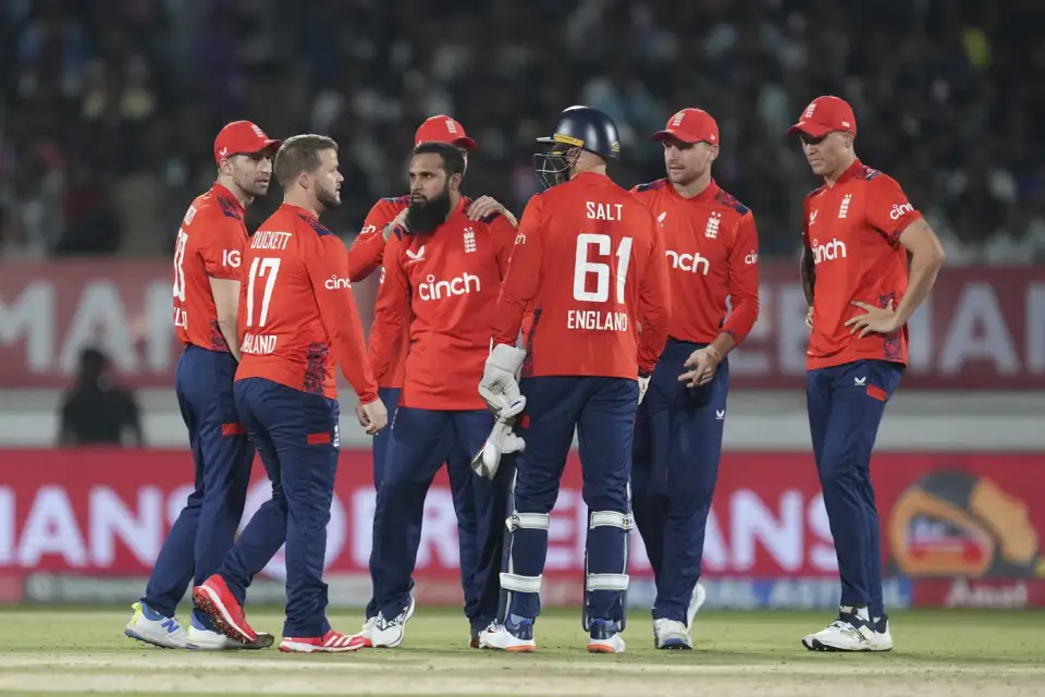 England celebrating wicket