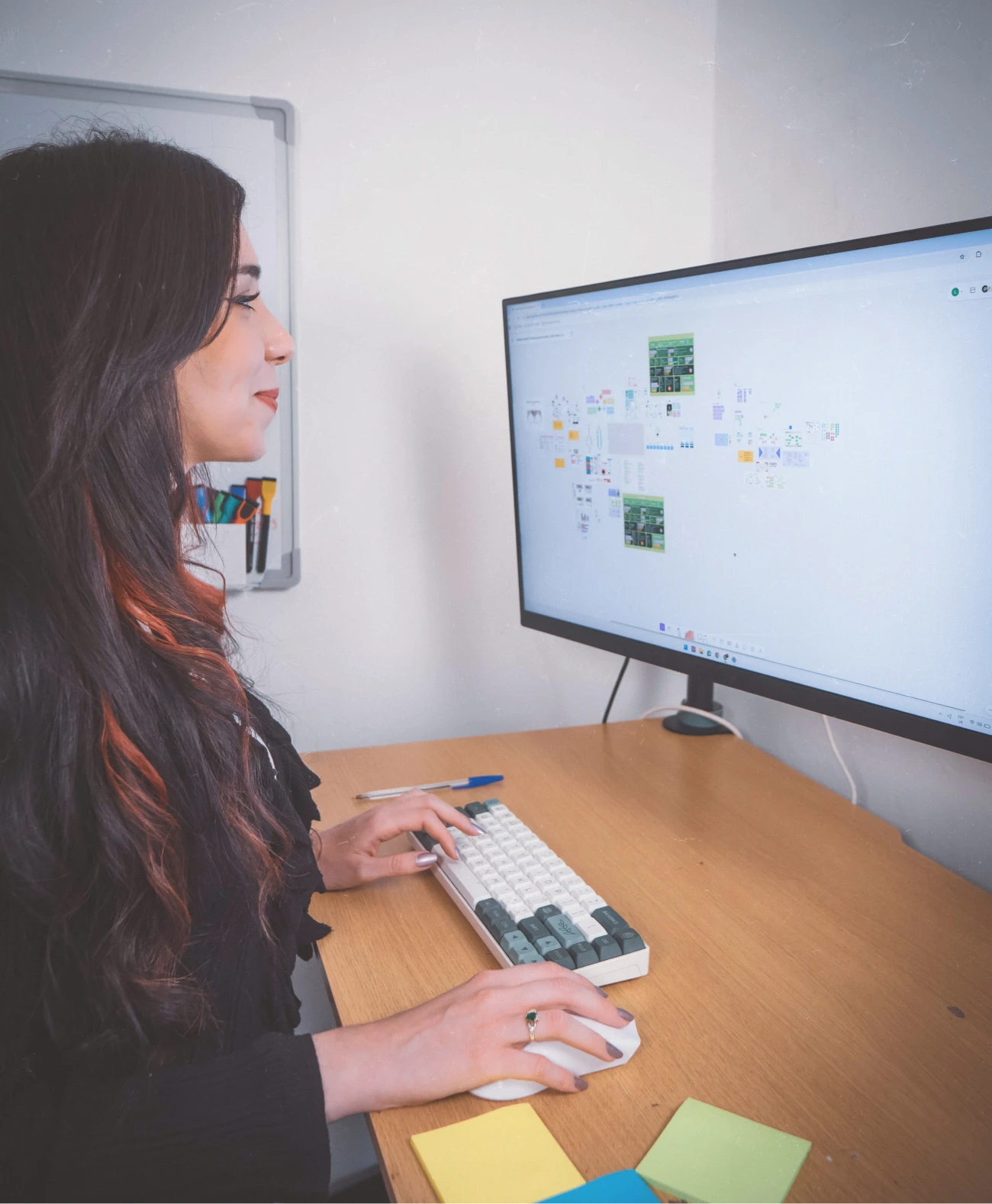 Lorena Designing on Figma