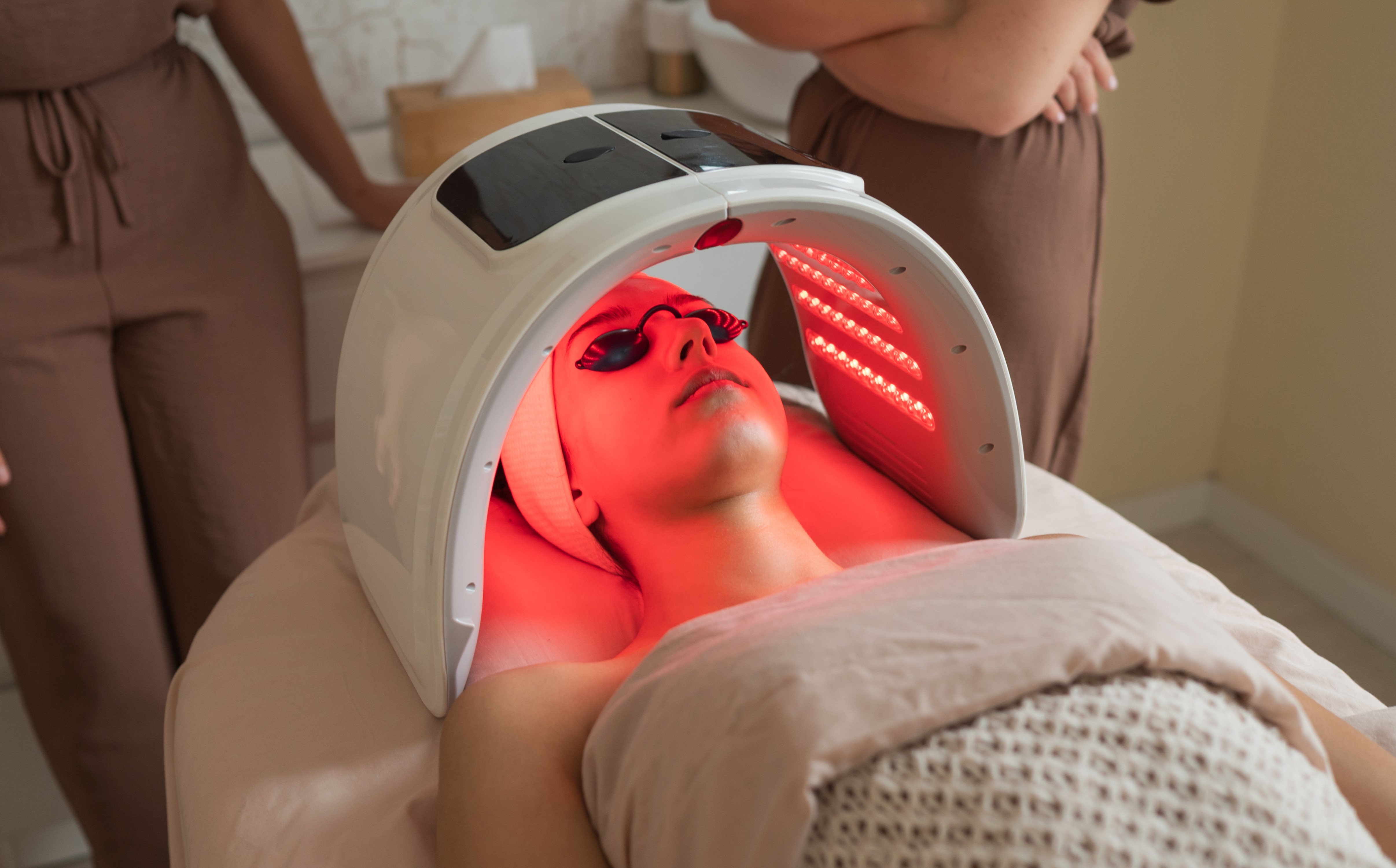 Amenities image for Grand 30-Foot Cascading Waterfall