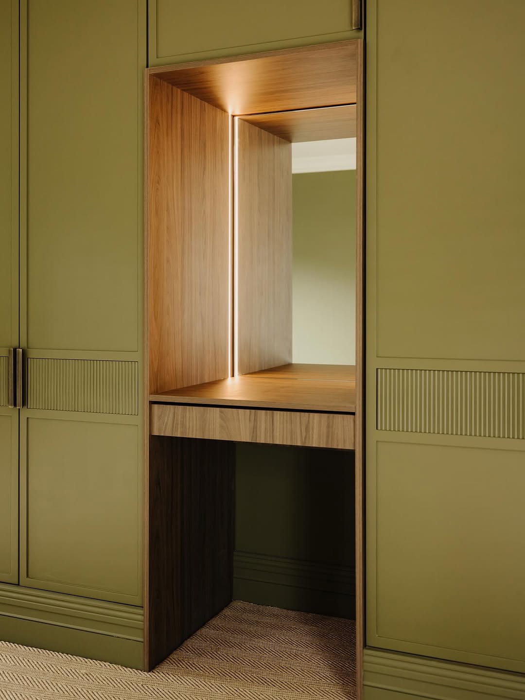 Bespoke custom wardrobe and vanity table in Belfast