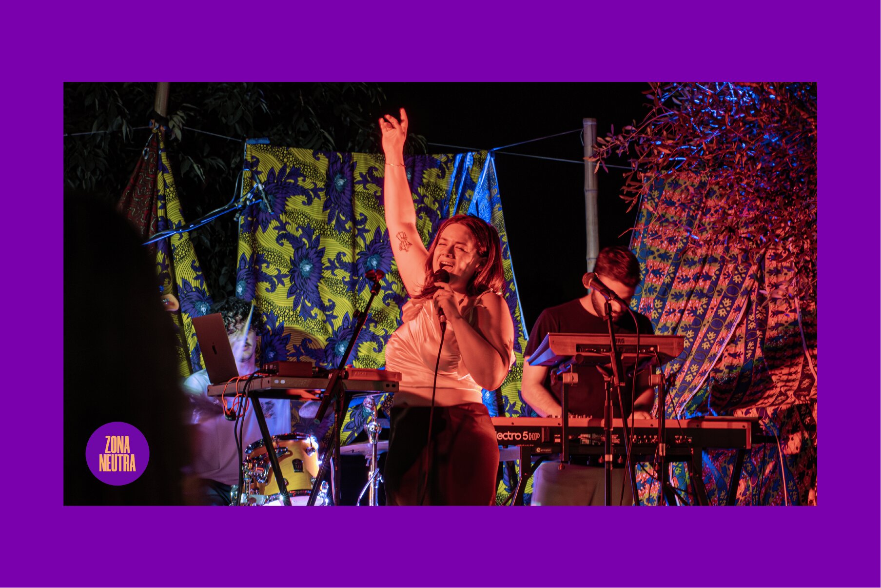 Livrea singer at Zona Neutra