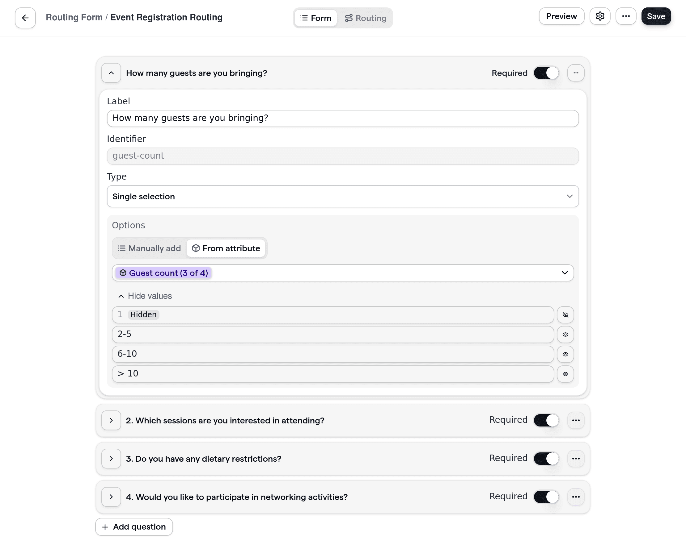Veranstaltungsplanungs-Routing-Formular, das Fragen der Teilnehmer zur Auswahl von Sitzungen, diätetischen Bedürfnissen und Networking-Aktivitäten zeigt.