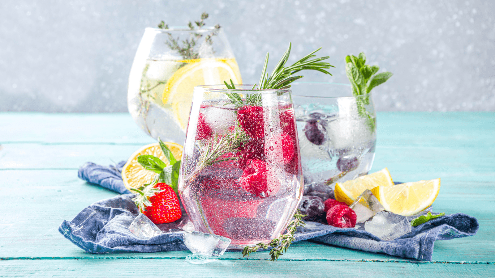 Low Carb Himbeer Gin & Tonic