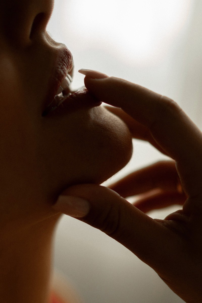 Sensual boudoir photography by Ramona capturing self-love and luxury in Switzerland.