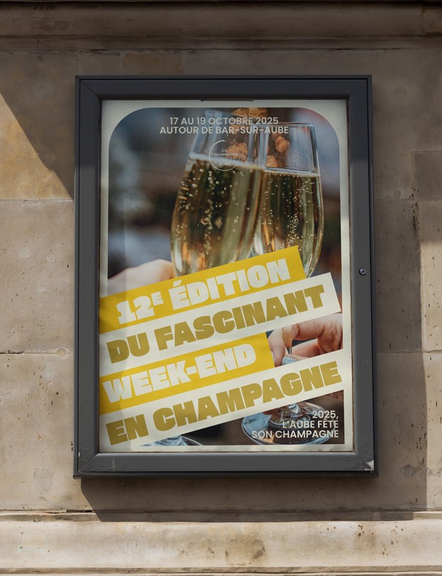 Affiche dans un cadre A3, 12e éditiion du fascinant week-end en champagne.