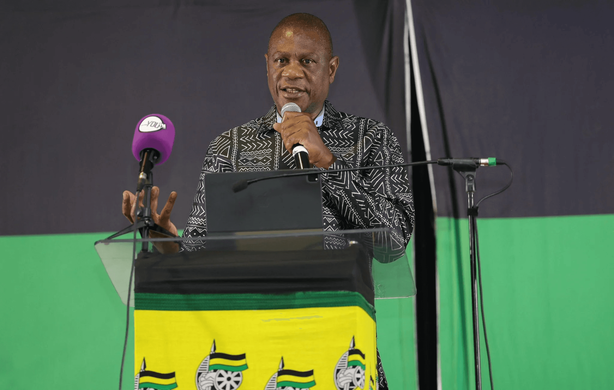 Photo:Mashatile urges unity this Christmas – South African Daily