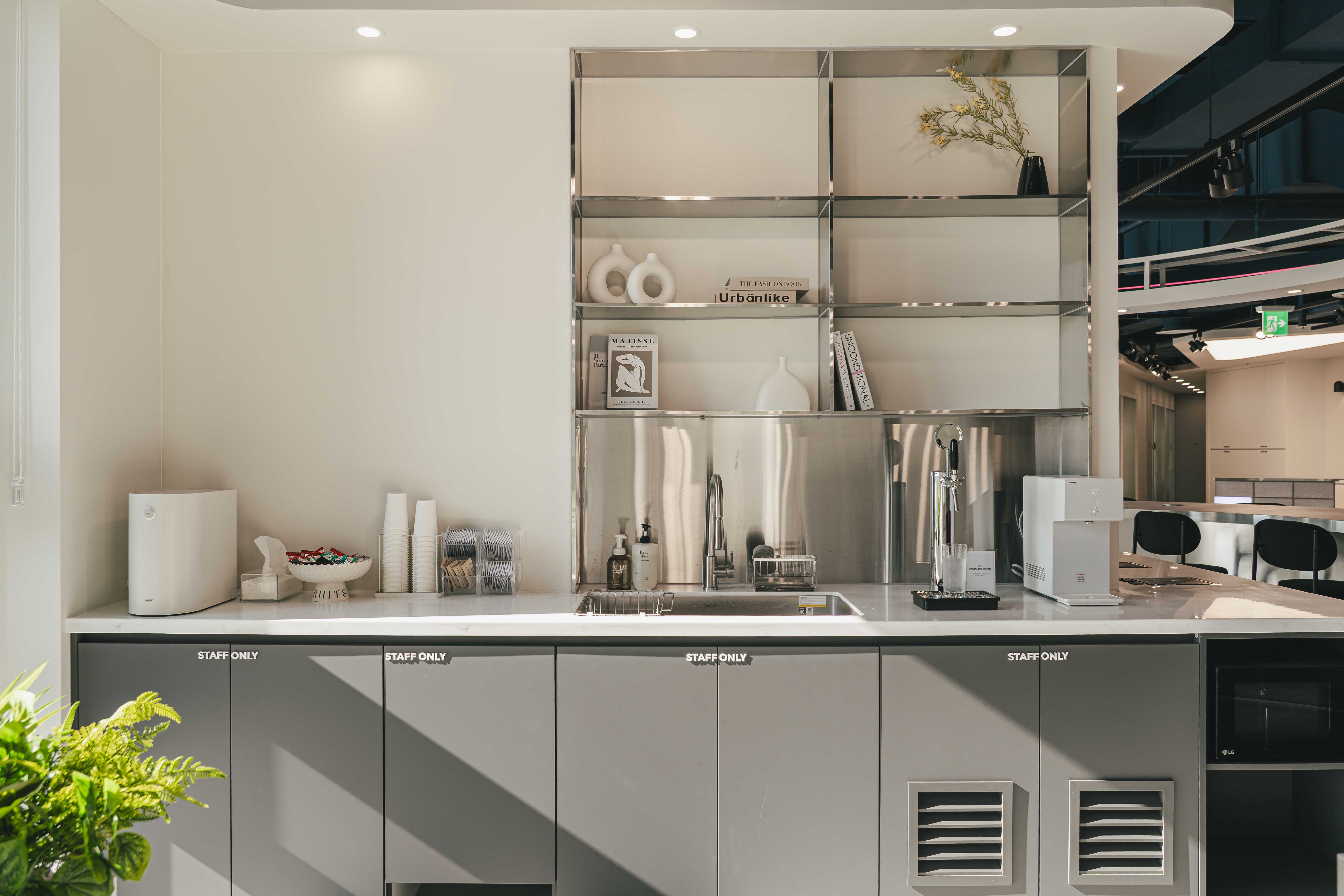 용산역 공유오피스 응접실