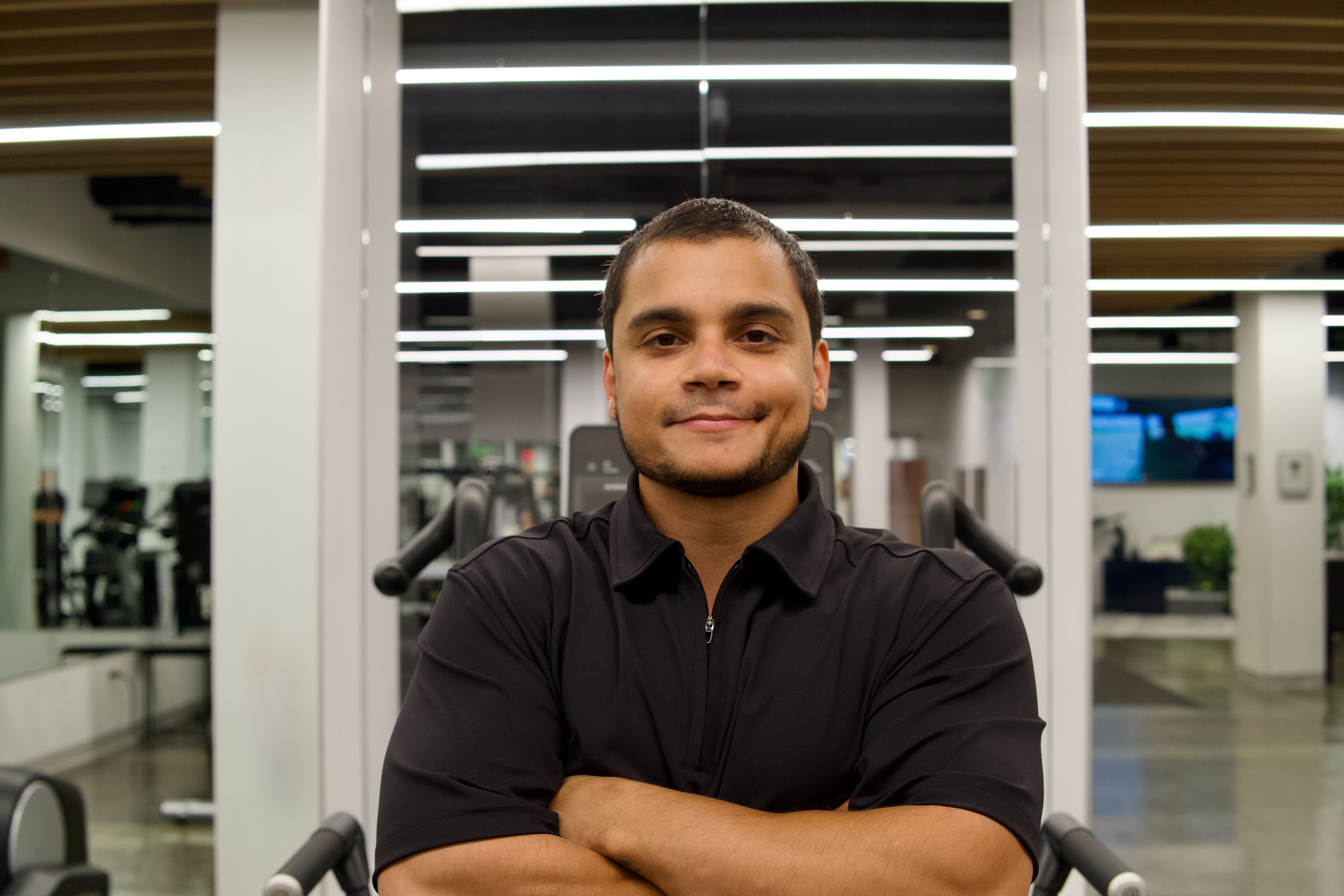 A portriat shot of the founder of Ten Fld NYC, Jonathan Olivencia