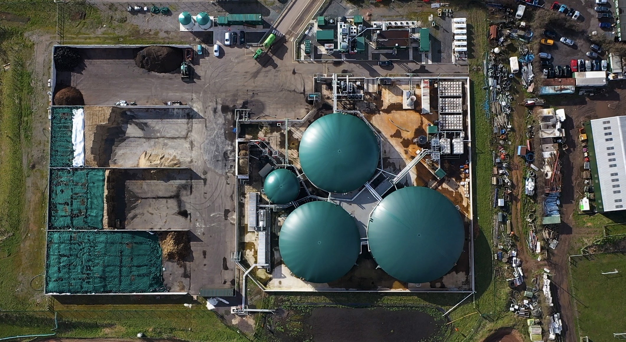 Statues from mount nemrut stand in the snow.