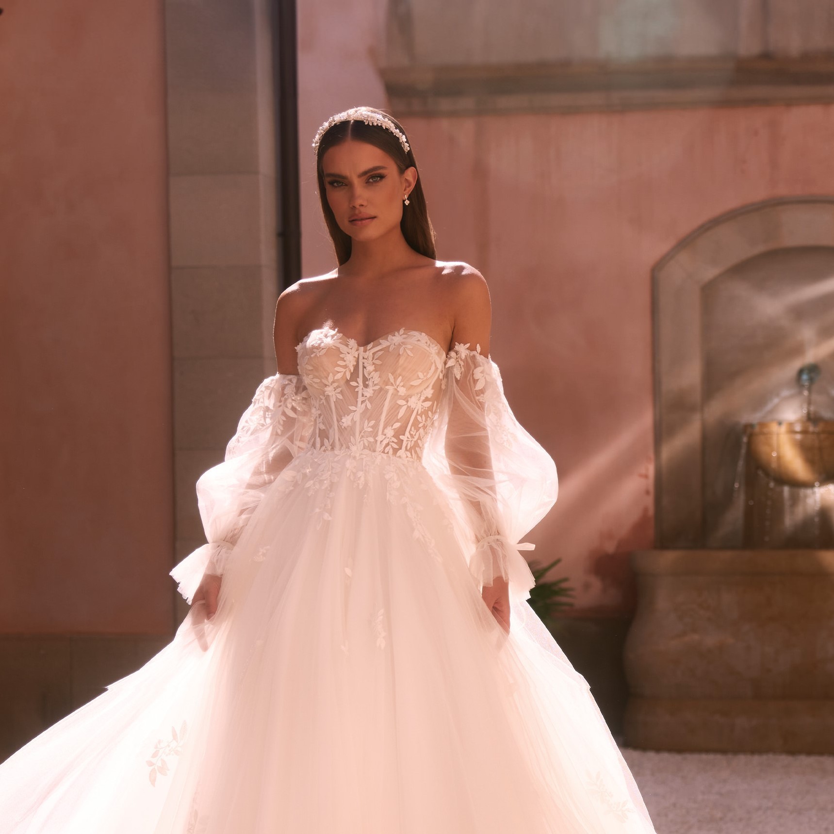 Brautkleid Blattspitze mit floralem Muster