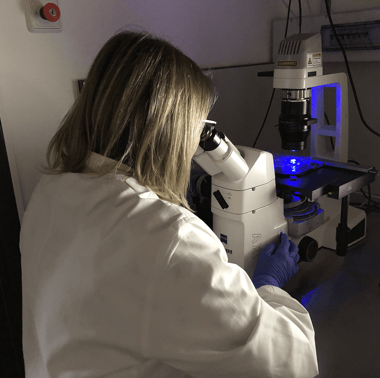 Scientist using Lab Twin in the lab