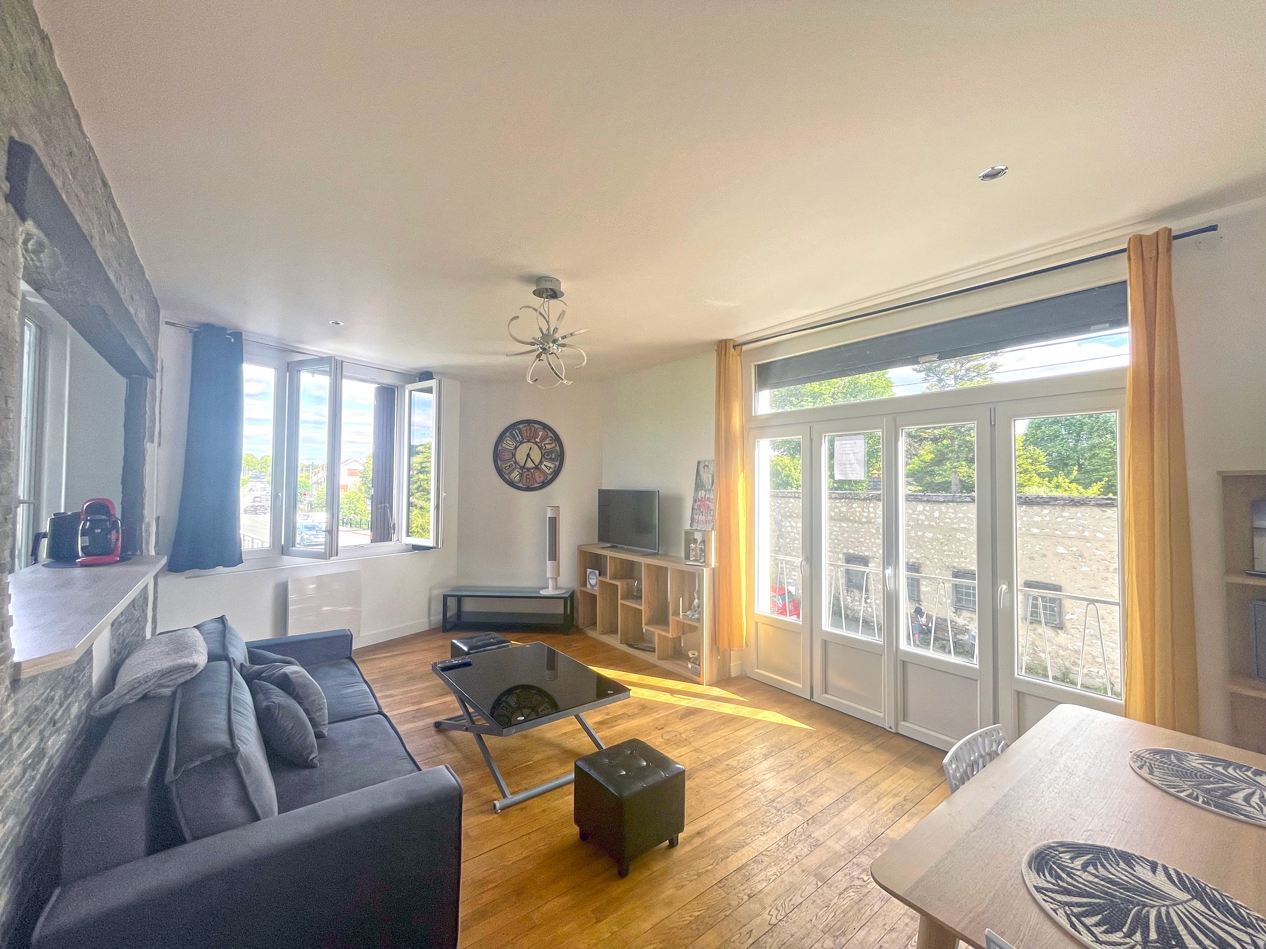 Fil de l'eau- Grand T2 Rénové- Commerces à pied