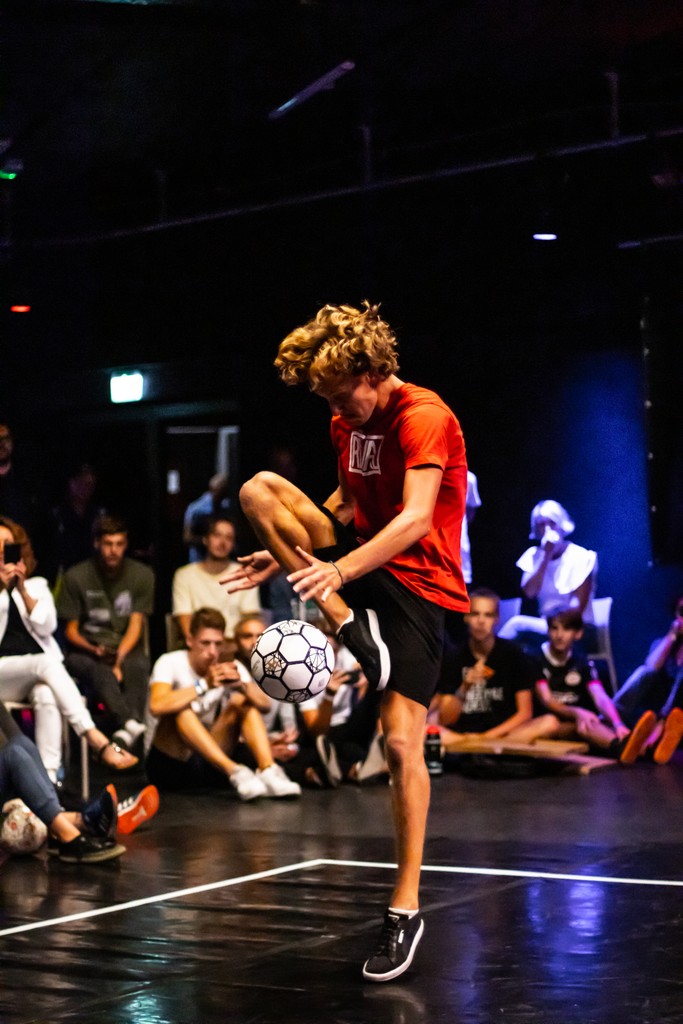 Book a freestyle football show