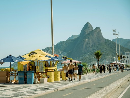 Aptos and Bitso Partner For LATAM Stablecoin Settlement. Photo By Elise Lainé On Unsplash. 