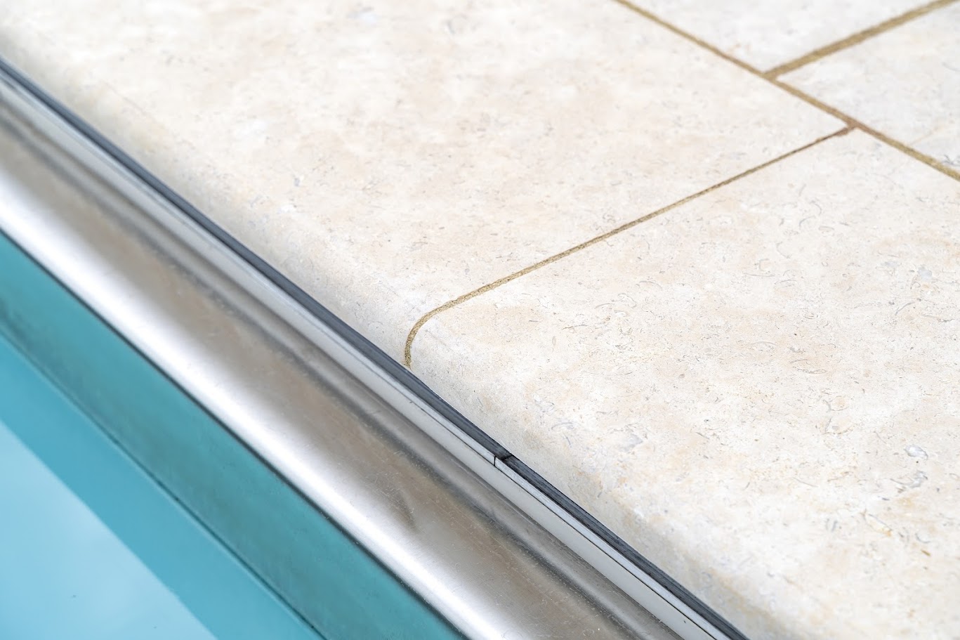 La roche Acid Etched Coping