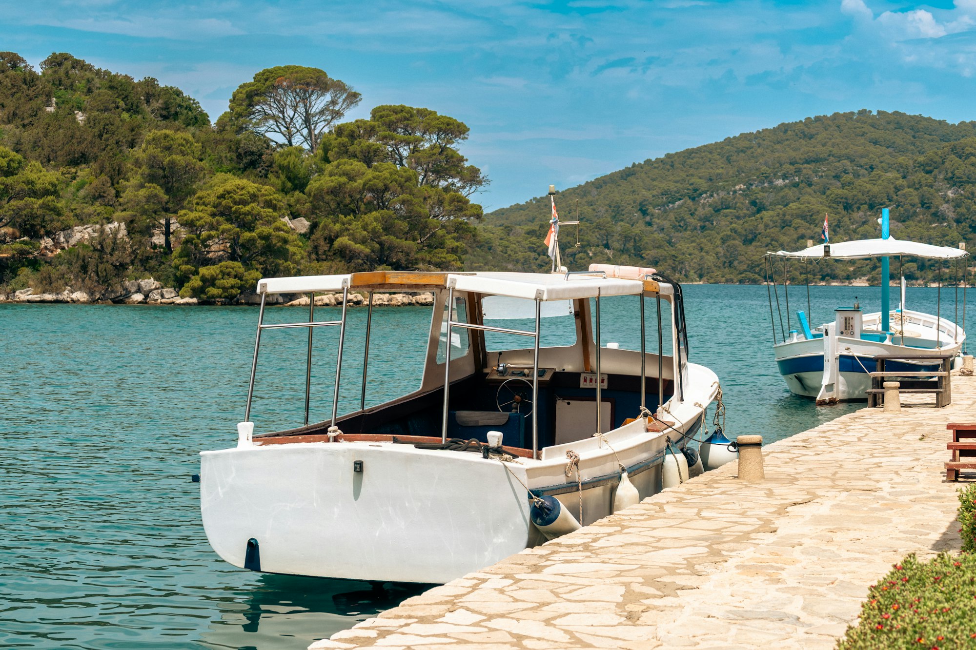 Bateaux à l'îlot Sainte-Marie, parc national de Mljet