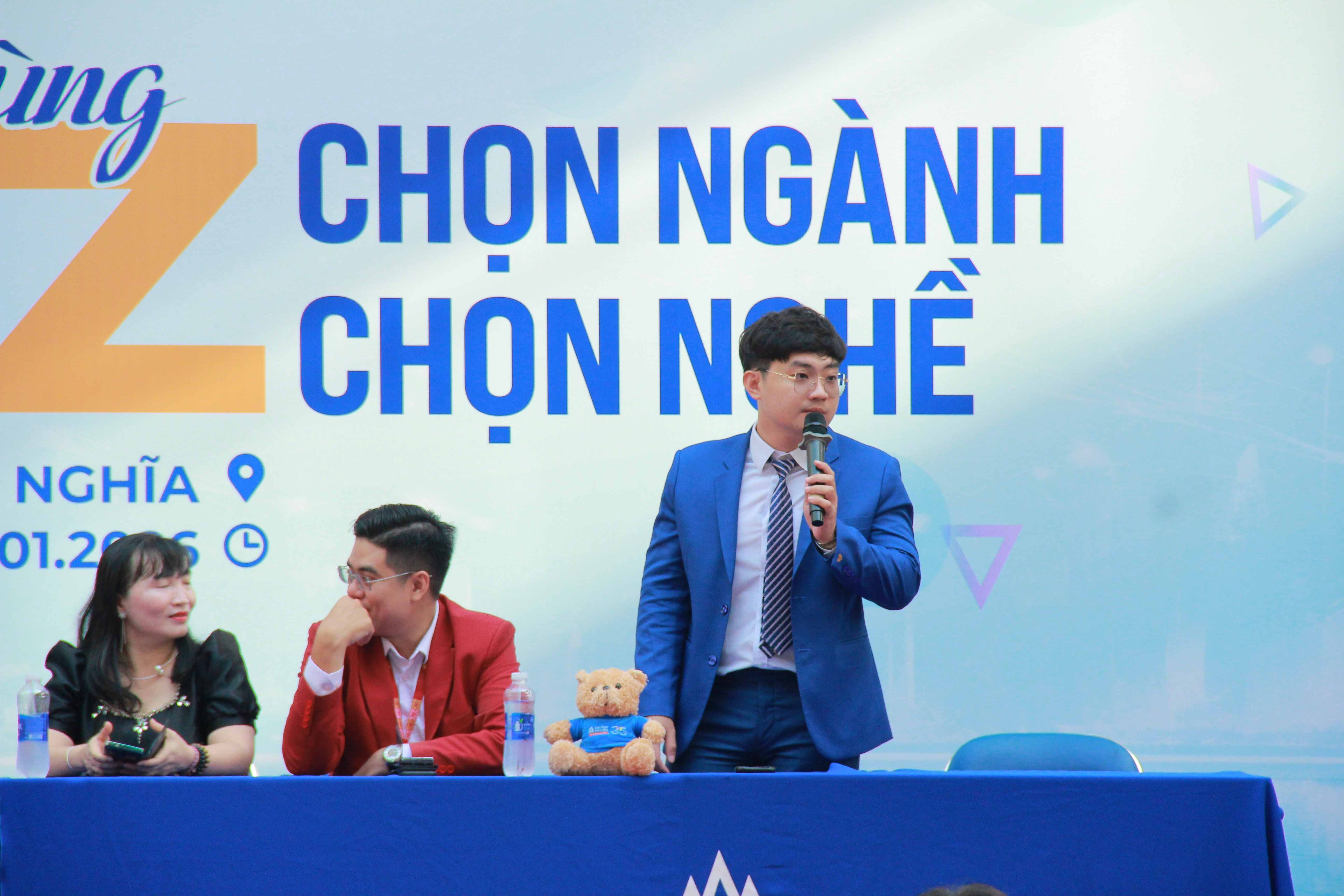 Chọn ngành không mông lung: HSU Tour đến với THPT Nam Kỳ Khởi Nghĩa